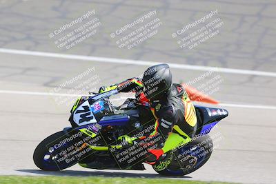 media/Mar-19-2022-Fastrack Riders (Sat) [[4e7522d738]]/Level 5 Race/Turn 3 and 4/